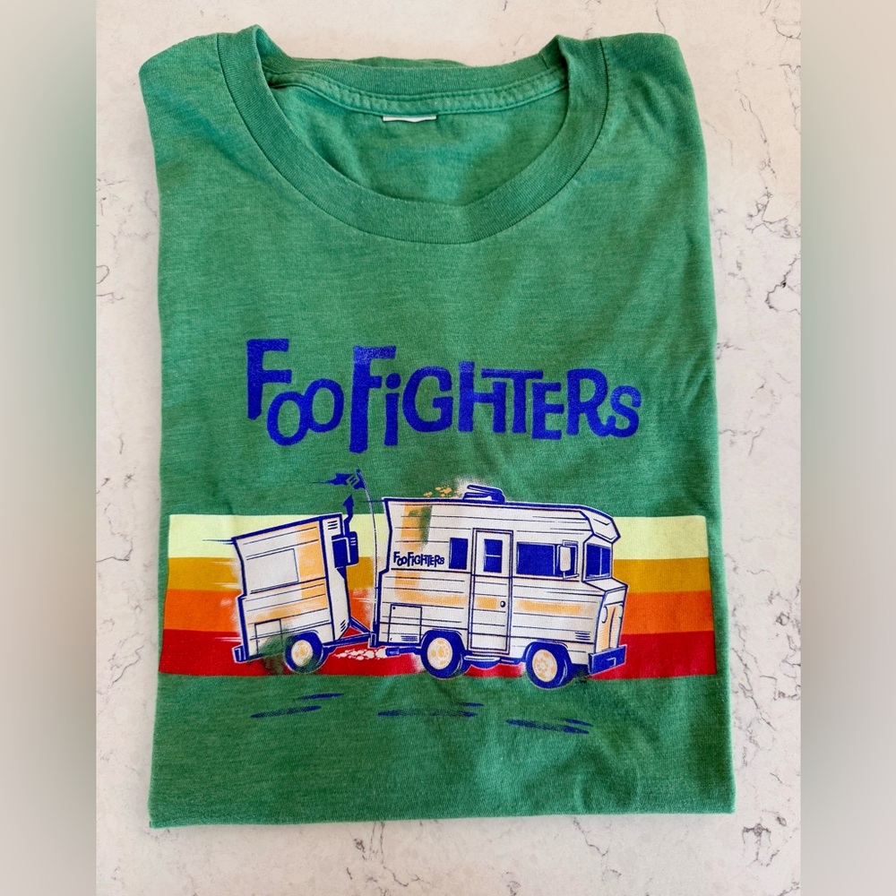 Vintage Retro Graphic Foo Fighters  T-Shirt